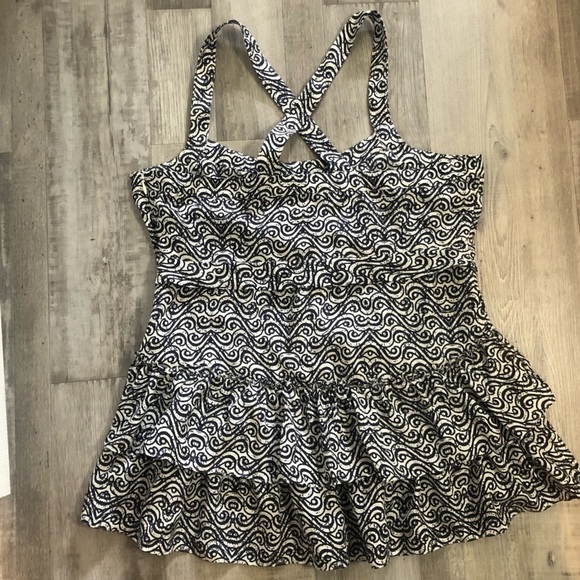 NWT Banana Republic 100% silk top size medium - Picture 4 of 13